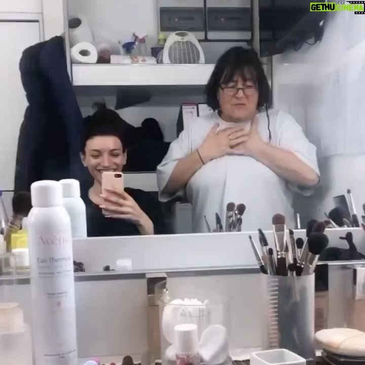 Carlotta Antonelli - 22.9K Likes - E con delle foto fatte malissimo e che non fanno per niente paura voglio dirvi che tra poche ore Suburræterna sarà su @netflixit ❤️🔥
Qui si possono ammirare tutti i suoi protagonisti nella loro stupidera. Come forse non li avrete mai visti e non li vedrete mai. Guardateci,noi vi aspettiamo. Più cattivi di così ovviamente. Love you