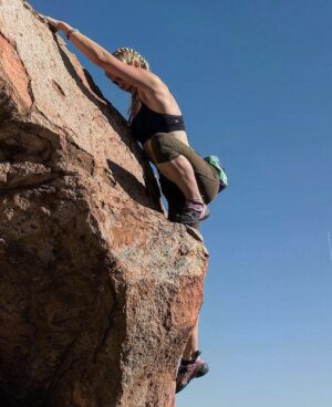 Carly Schroeder Instagram - Any suggestions for East Coast climbing spots? I need some new rocks for Thanksgiving. #allchalkedup