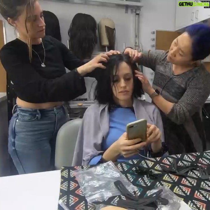 Carly Chaikin - 10K Likes - Wig transformation. Find out why TOMORROW NIGHT on an incredibly special epic episode of @whoismrrobot. You haven’t seen anything like it before (at least I hadn’t) #MrRobot #darlenealderson