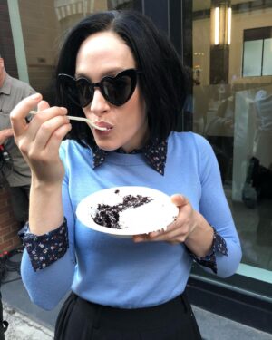 Carly Chaikin Instagram - Can’t believe this was my last day ever on @whoismrrobot. There’s not enough space to even try and write out what that means to me. Can’t even process saying goodbye to Darlene but i got *my new forever heart shaped glasses from @samesmail* Can’t wait for you guys to see s4 - it’s truly incredible. #MrRobot