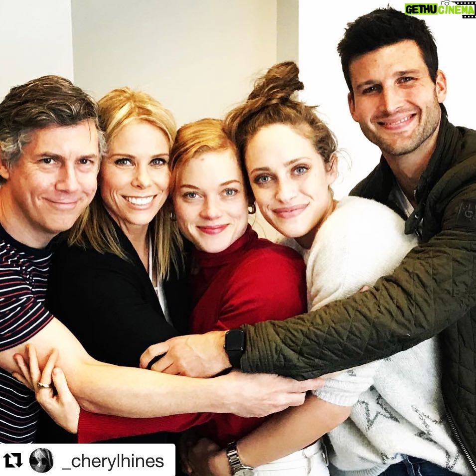 Carly Chaikin - 11.4K Likes - #Suburgatory reunion group hug orgy @janeclevy @_cherylhines @parker.young