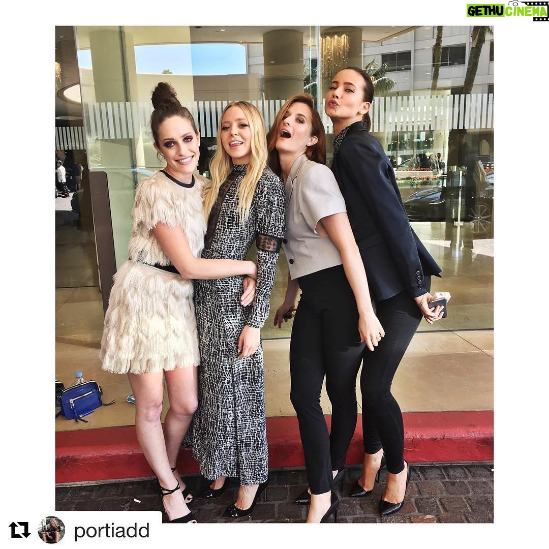 Carly Chaikin - 9.2K Likes - #Repost @portiadd @stephaniecorneliussen ・・・
Squad.