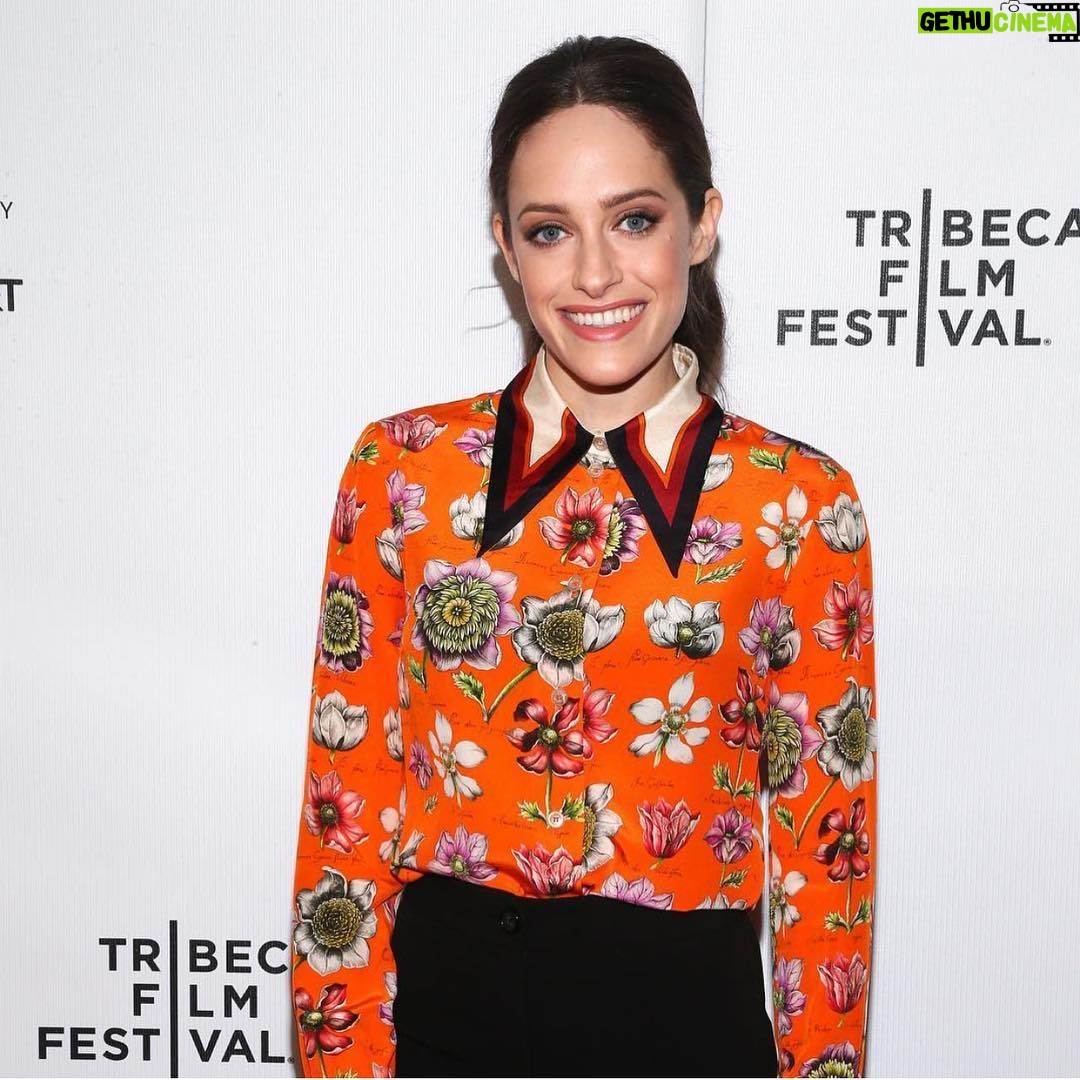 Carly Chaikin Instagram - Tribeca Film Fest for our “Farewell to Mr Robot” hair - @anthonycampbellhair makeup - @bobscott200