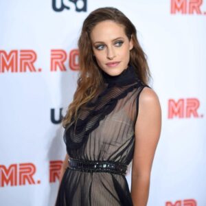 Carly Chaikin Instagram - Mr Robot premiere. Can not WAIT for you guys to watch - this seasons gonna be amazing (almost as amazing as my @prada dress) @gettyentertainment