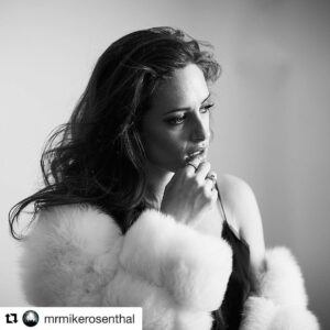 Carly Chaikin Instagram - #Repost @mrmikerosenthal with @repostapp
・・・
🖤 @carlychaikin for @bulacemag 
Photo by #mikerosenthal
Hair: @tonichavezhair 
Makeup: @adambreuchaud
Styling: @ashavignone 
#CarlyChaikin #MrRobot 
#blackandwhite