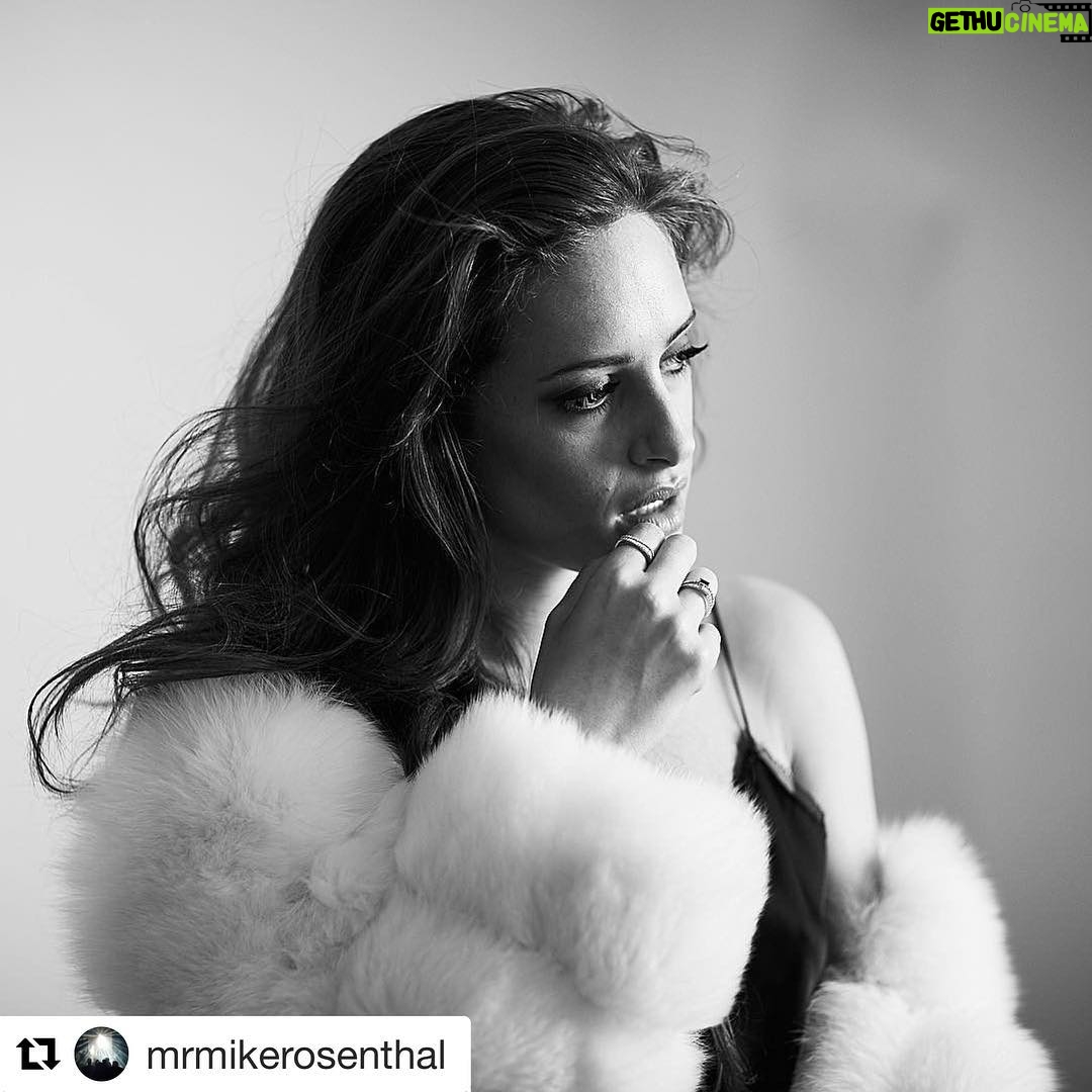 Carly Chaikin - 11K Likes - #Repost @mrmikerosenthal with @repostapp
・・・
🖤 @carlychaikin for @bulacemag
Photo by #mikerosenthal
Hair: @tonichavezhair
Makeup: @adambreuchaud
Styling: @ashavignone
#CarlyChaikin #MrRobot
#blackandwhite