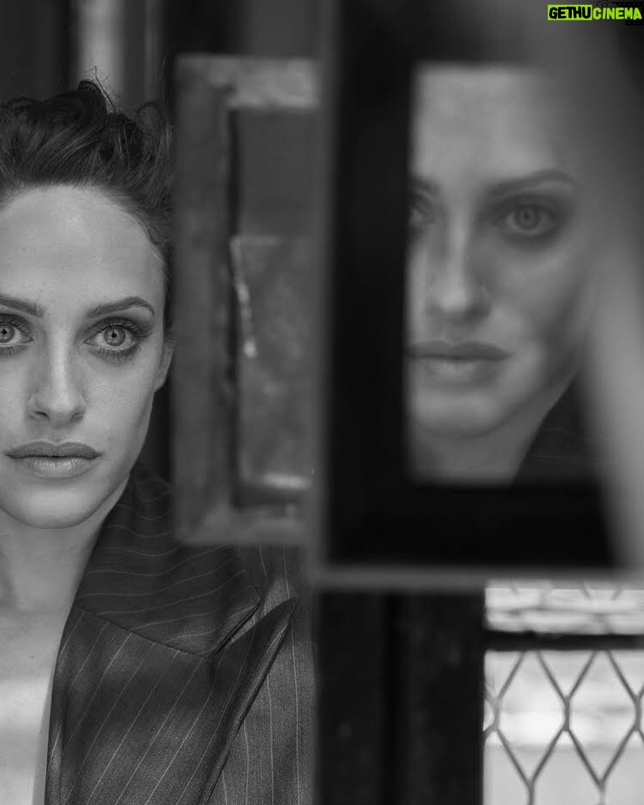 Carly Chaikin - 13K Likes - One more from @schonmagazine ⚡️⚡️
〰️〰️〰️〰️〰️〰️〰️〰️
Hair: @michaelsilvahair
Makeup: @meredithbaraf
Photography: @aralereartesv
Fashion: @barbbvelez
Production: @sheri.chiu
Nails: @shirleychengmanicurist