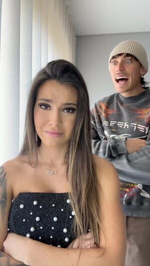 Carly Santos Instagram - Tipo era o mínimo… 😔✊🏼