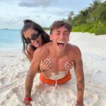 Carly Santos Instagram - Meu amor… ♥️ és mais do que tudo aquilo que algum dia sonhei para mim. És o meu apoio, o meu suporte, o meu melhor amigo e companheiro de vida, que é tão mais feliz ao teu lado. Espero que ela nos guarde as maiores felicidades do mundo. Espero que tenhamos muitos filhos lindos e que eles nasçam igualzinhos a ti. Mas que enquanto isso não acontecer aceites dar um segundo irmão ao Maluzinho porque sinceramente acho que ainda não limpamos cocó e xixi que chegue. 🤓 Na verdade, só peço uma vida inteira cheia de saúde ao teu lado. Porque sei que não precisamos de mais nada enquanto nos tivermos um ao outro. És a coisa mai boa deste mundo meu amor!!!! E eu sou a pessoa mais feliz e sortuda do mundo por te ter ♥️ Feliz aniversário meu xexexe príncipe de olho azul. Amo-te para todo o sempre. ♥️♥️♥️