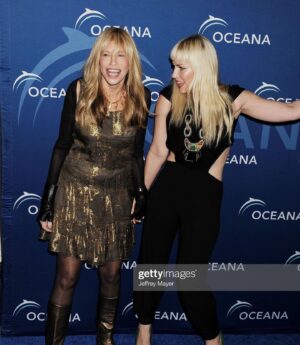 Carly Simon Instagram - Love @natashabedingfield 💛✨