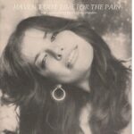 Carly Simon Instagram – I forgot all about that first photo, have you ever seen this photo of me?! 🎪🎠
This was 1974, photographed by Ed Caraeff for my album Hotcakes 🥞