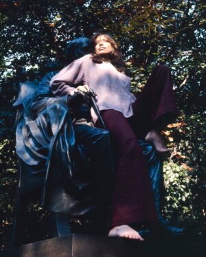 Carly Simon Instagram - Can you relate to this lyric?
“Often I wish that I never, never, never knew some of those secrets of yours”

Photographed by Ed Caraeff
#london #70s