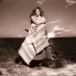 Carly Simon Instagram – Are you also getting ready for the Solar Eclipse? Where will you be watching from in the world?

#learjet #novascotia #apricot #saratoga #prettypair #spy #yacht #gavotte #coffee #horse #oneeye #neverleave #scarf
