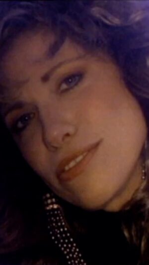 Carly Simon Instagram - Do you believe in love?