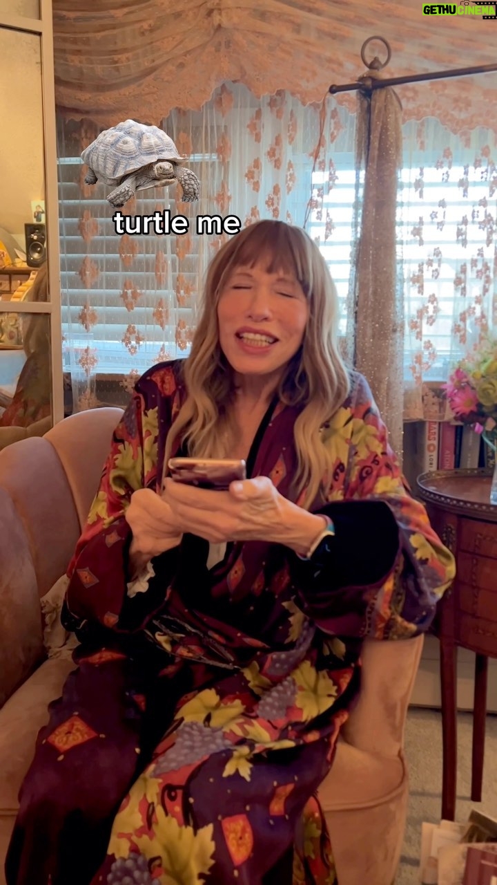 Carly Simon - 9.2K Likes - I’ll sing a song for you!!! What should I sing about next?!