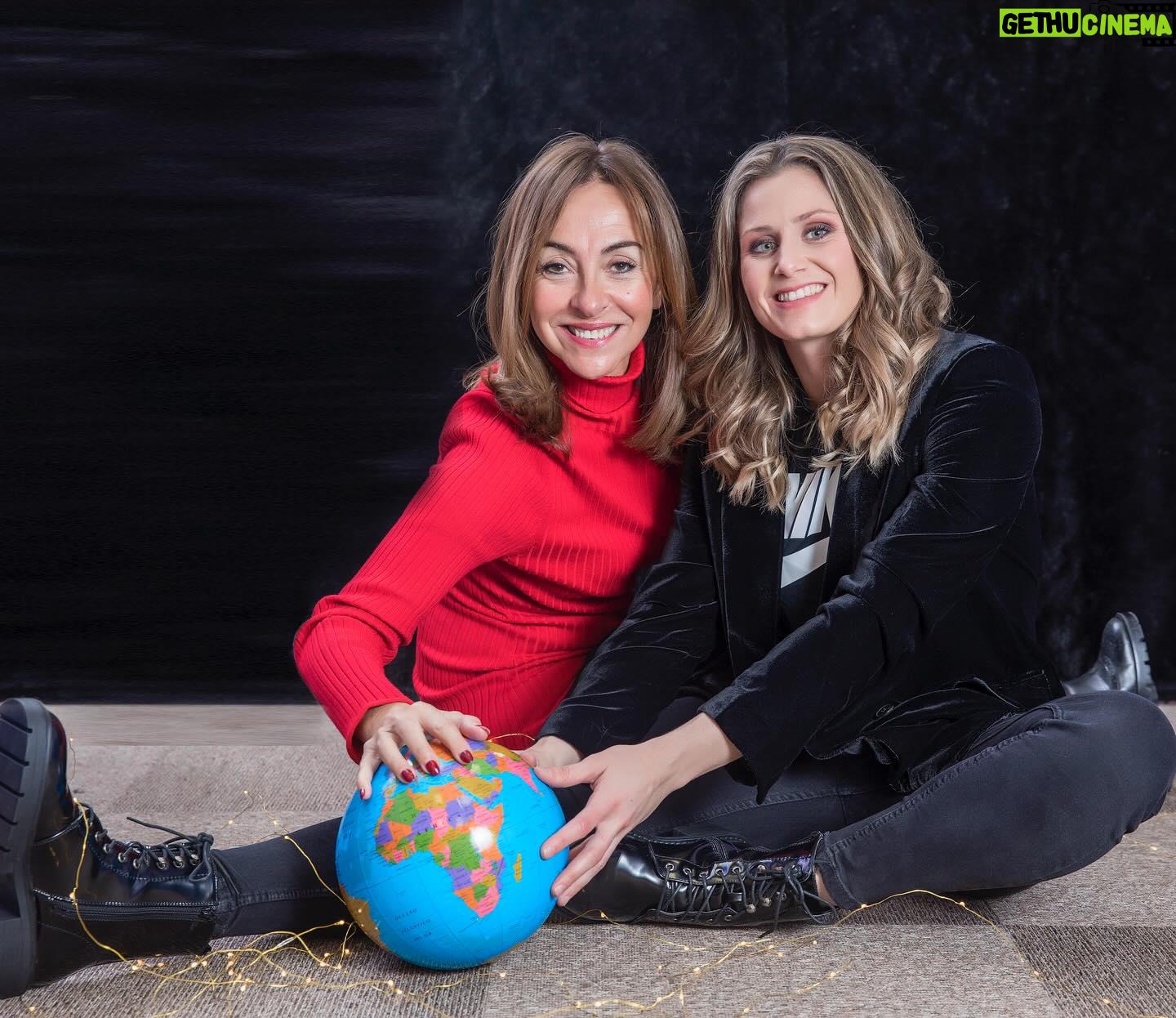 Carme Barceló - 729 Likes - De lo mejor que he conocido gracias a esta profesión. Dentro y fuera del campo. REFERENTE con mayúsculas.
Gracias por mucho, @sanpanos Te mereces todo lo bueno que te pase.
1. La esperaba un Mundial
2. En la 080 con otra referente, @gemmamengual
3. Amigas del alma
4. Entrevistas con distancia, al aire libre y bendecidas por el #JohanCruyff
5. Una de las portadas/reportajes más brutales que he parido
6. Sumando mucho con ellas (y los pelos de punta, como se puede observar)
………………………………………………………..
Otra leyenda que se va del @FCBfemeni y con la que he hecho reportajes preciosos. Junto a @claudiobravo1 protagonizó una de las portadas más memorables de Sport & Style @diariosport . Con su amiga @carlasuareznava y en plena pandemia, otra que fue emotiva y poderosa. “Que mi fuerza te acompañe”, le dijo Carla antes de aquella final de Champions. Y la ganó.
#referente #mujer #dona #woman #futbolista #barça #barçafemení #futfem
📷 @sportvalen @crisgabarro