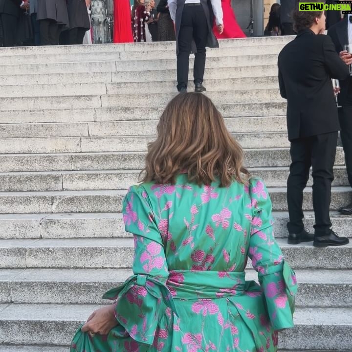 Carme Barceló - 1.1K Likes - Siete días, siete noches.
1. EL VESTIDO. Gràcies, @rosaclara
2. EL DOCTOR. Admiració total, @bonaventura_clotet @peopleinredgala @fundaciolluita
3. EL PORTERO. Valor seguro @mterstegen1 @fcbarcelona
4. Un reencuentro, @annalewandowska
5. Una noche preciosa de solidaridad con la/mi @fundacionquerer con mi compañero @alex.silvestresz @elchiringuitotv
6. Desde casa y de madrugada conexión @elchiringuitotv
7. Con mis amigas del colegio volvimos al ídem para disfrutar del espectáculo Génesis #dominiques @mariselongan @mateluco @rosaalro
I 8. Sol i pau amb el meu gosset #Team #bulldogfrances #frenchbulldog