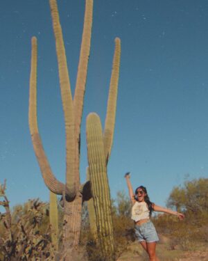 Carmela Zumbado Instagram - Cactus luva 🌵💕 #arizona
