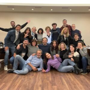 Carmen Ruiz Instagram - Misterio, asesinatos, humor y amorrrr mucho amor sobre todo por este equipazo.
Estamos rodando en Lisboa #siesmartesesasesinato y yo no puedo ser más feliz.
Obrigada todo el rato 🤍✨
ENTÃO 🫶🏻

@mayteortegas 
@lazonacine 
@disneypluse
@carlosvilasexto 
@instaborch
#abigailschaff 
@disneypluses