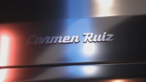 Carmen Ruiz Instagram - Ya disponible en @primevideoes la @serieatasco.
No os perdáis el atasco más divertido 🚘
🚙 🚗🚕🚌🛻🚜🚐🚚🚑🚎🛵🛺🚛🚒🚗🚙🚕🚓🚌

@onza.tv 
@mayteortegas 
@rodrisopena 
#serieatasco