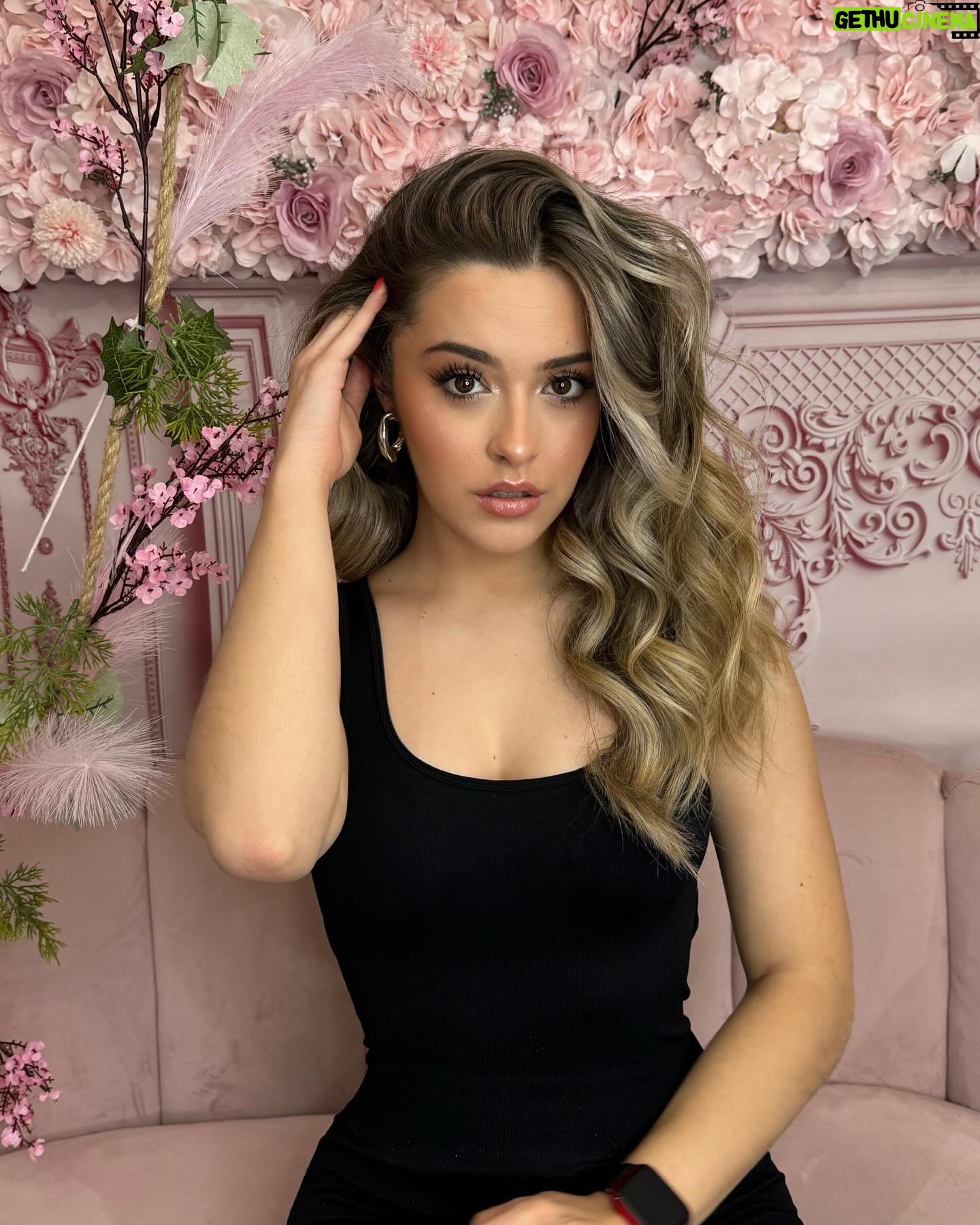 Carmen Sánchez - 6.1K Likes - Un cambio de look significa nuevos comienzos, nuevas etapas, y en definitiva,renovación. Eso necesitaba yo🫢✨
.
.
.
¿Qué os parece?👀