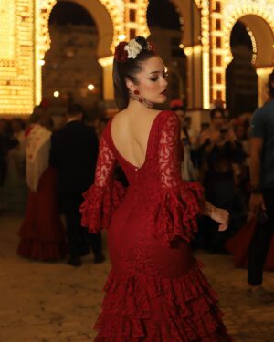Carmen Sánchez Instagram - Ha sido mi primera Feria , pero sin duda no la última💃❤️