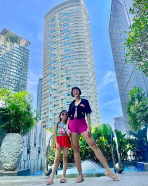 Carmen Soo Instagram - S T A Y C A T I O N
Over the weekend we took Béa for a little celebration after her week long school assessments.
Needless to say she had a blast.
🍉👙🌞🌸🍦🥰♥️