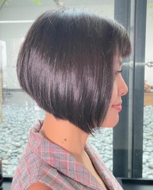 Carmen Soo Instagram - New role, new hair.
Loving this new look.
Thank you @bibychow for my hair cut 😍