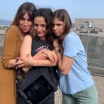 Carmen Arrufat Instagram – Fotitos que tenía pendientes subir de Todos Mienten 2🤍 

 Por cierto, YA ESTÁ COMPLETA en @movistarplus 🌟🌟 

Disfrutadla mucho❤️❤️❤️