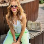 Carmen Becerra Instagram - Antes de la bendita lluvia ☔️ 🙏🏻 😎 #subdayvibes #raining #outfitoftheday #streetstyle