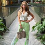 Carmen Becerra Instagram - Antes de la bendita lluvia ☔️ 🙏🏻 😎 #subdayvibes #raining #outfitoftheday #streetstyle