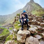 Carmen Becerra Instagram - Un viaje es una gran oportunidad de regresar con nuevas historias . Irlanda 🇮🇪 ☘️ ¿ Qué aprendí y conocí de este lugar ? Este país recibe el apodo de Isla esmeralda. El arpa es símbolo nacional de este país. Tiene los paisajes más bonitos y verdes que mis ojos han visto. El titanic se construyó aquí. La gente toma cerveza como si fuera agua🍻 En toda mi vida no había visto tantas ovejas y vacas 🐑🐄🐑🐄🐑🐄🐑 El trébol es otro de los símbolos que caracterizan a este país ☘️ Tiene Pubs ( bares ) casi en cada esquina 😲 La cerveza Guinness es de aquí . Los duendes también son figuras importantes. Casi todos los dias llueve, así que es muy fácil que, cuando sale el sol, te encuentres con un arco iris. ☔️🌈 Pensé que los alemanes comían mucha papá , pero aquí también 🙆🏼‍♀️ 🥔 #turistafeliz #belfast #dublin
