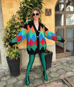 Carmen Becerra Instagram - Las primeras Pics del 2024 ! Me voy dando cuanta que tenía mucho que no publicaba 😳 por ? 🤌🏻 Amo y esperé con ansias este outfit de @shein_mex @sheinofficial Código : LOVES5962 Sweater: 23559523 Legging boots: 11708674 #SHEINBoldlyLove #SHEINforall #loveshein #saveinstyle #ad