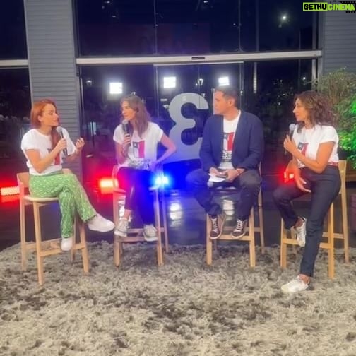 Carmen Gloria Arroyo Instagram - Levantemos a la V 💪🇨🇱