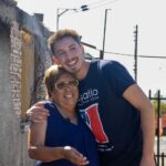 Carmen Gloria Arroyo Instagram - Personas que nos motivan a seguir dando lo mejor de nosotros 💪🏻🇨🇱 El viernes llegamos hasta Canal Chacao, al terreno de doña Alicia, donde vivimos una increíble mañana. Una comunidad de mujeres, que lleva más de 50 años en ese sector, amigas de toda la vida, que hoy ante la adversidad se levantan juntas de esta emergencia ❤️ Hoy, recibieron un gran impulso a través de nuestra tarjeta de reconstrucción, que les dará el pie inicial para recuperar sus hogares. Grandes historias de vida, un ejemplo a seguir para todos. ❤️‍🩹 Gracias por recibirnos con tanto cariño. También queremos agradecer a @cg_arroyo y su tremendo equipo, que nos acompaña siempre en terreno, demostrando su gran compromiso con las familias afectadas 🌟
