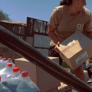 Carmen Gloria Arroyo Instagram - 💪🏻¡Estamos en terreno, al servicio de chile!🇨🇱
‼️Ingresa a  www.desafiolevantemoschile.cl  y selecciona la campaña: “Ahora la Emergencia son los Incendios”, pincha: “DONAR”.