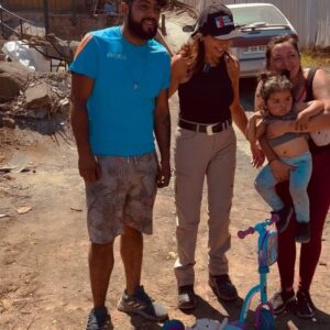 Carmen Gloria Arroyo Instagram - 💪🏻¡Estamos en terreno, al servicio de chile!🇨🇱
‼️Ingresa a  www.desafiolevantemoschile.cl  y selecciona la campaña: “Ahora la Emergencia son los Incendios”, pincha: “DONAR”.