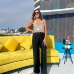 Carmen Gloria Arroyo Instagram - Segundo día de #arribaviña iniciando la previa del festival de Viña del Mar sin olvidar que durante toda la semana seguimos con nuestra campaña junto a @desafiochile y @techochile Look @rapsodiachileoficial Aros @labeatrizz Make Up @danielarojast7 HairStyle @karimmeplaza Styling @lore_flores