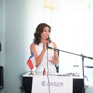 Carmen Gloria Arroyo Instagram - Celebración 50 años de @coesam_chile y primer gran paso para un estreno que me tiene muy emocionada. Muy pronto lo compartiré con ustedes… 🫢🤝🏻🌸

📷 @mifotito