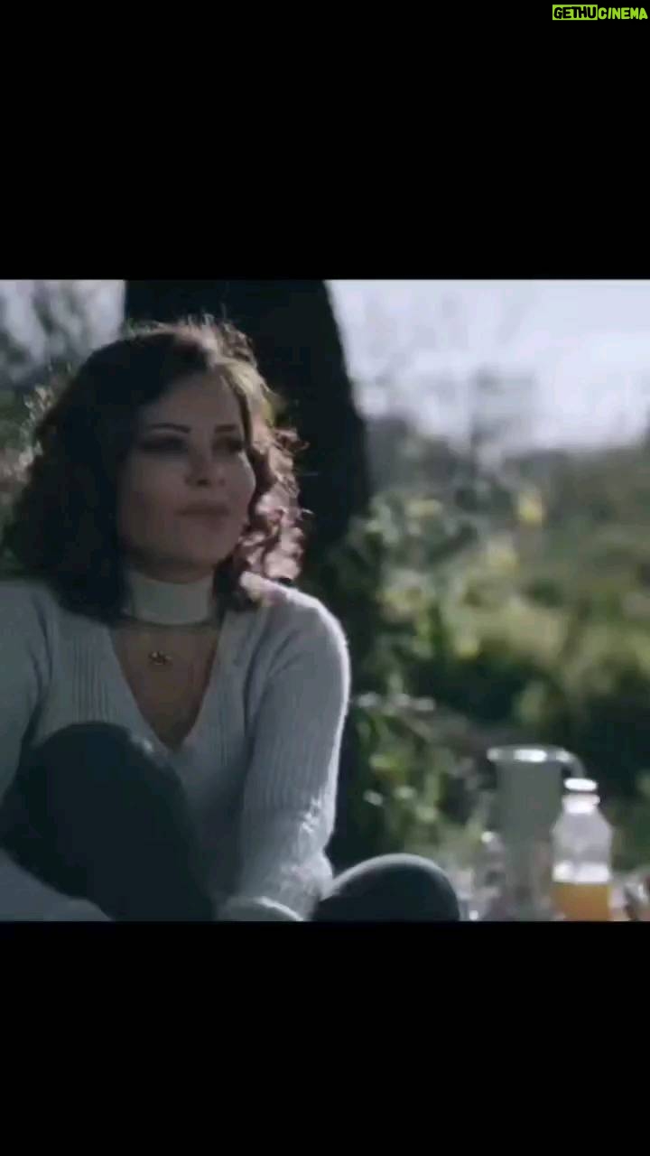 Carmen Lebbos Instagram - الدنيا ريشة فهوا 🥰 @salloum.haddad.official شكرا @zaineb_jbury ❤😘 #خريف_عمر #رمضان #كارمن_لبس