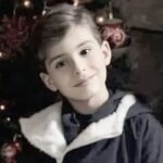 Carmen Lebbos Instagram - لما السوشل ميديا تستخدم بتفاهة وقلة وعي لهون بتوصّل!! الطفل #محمد_اسطنبولي وقّف قلبو لأن في مجموعة تافهين قرّرو يخوّفو ليلحقو ترند سخيف عال #تيكتوك حتى يجيبو مشاهدات ويكسبو مصاري 💔🤬 بكرا بينحبسو ٣ سنين او بيطلعو بالواسطة، بس هالطفل ما حدا بيقدر يرجّعو لأهله 💔 #هزلت #كارمن_لبس