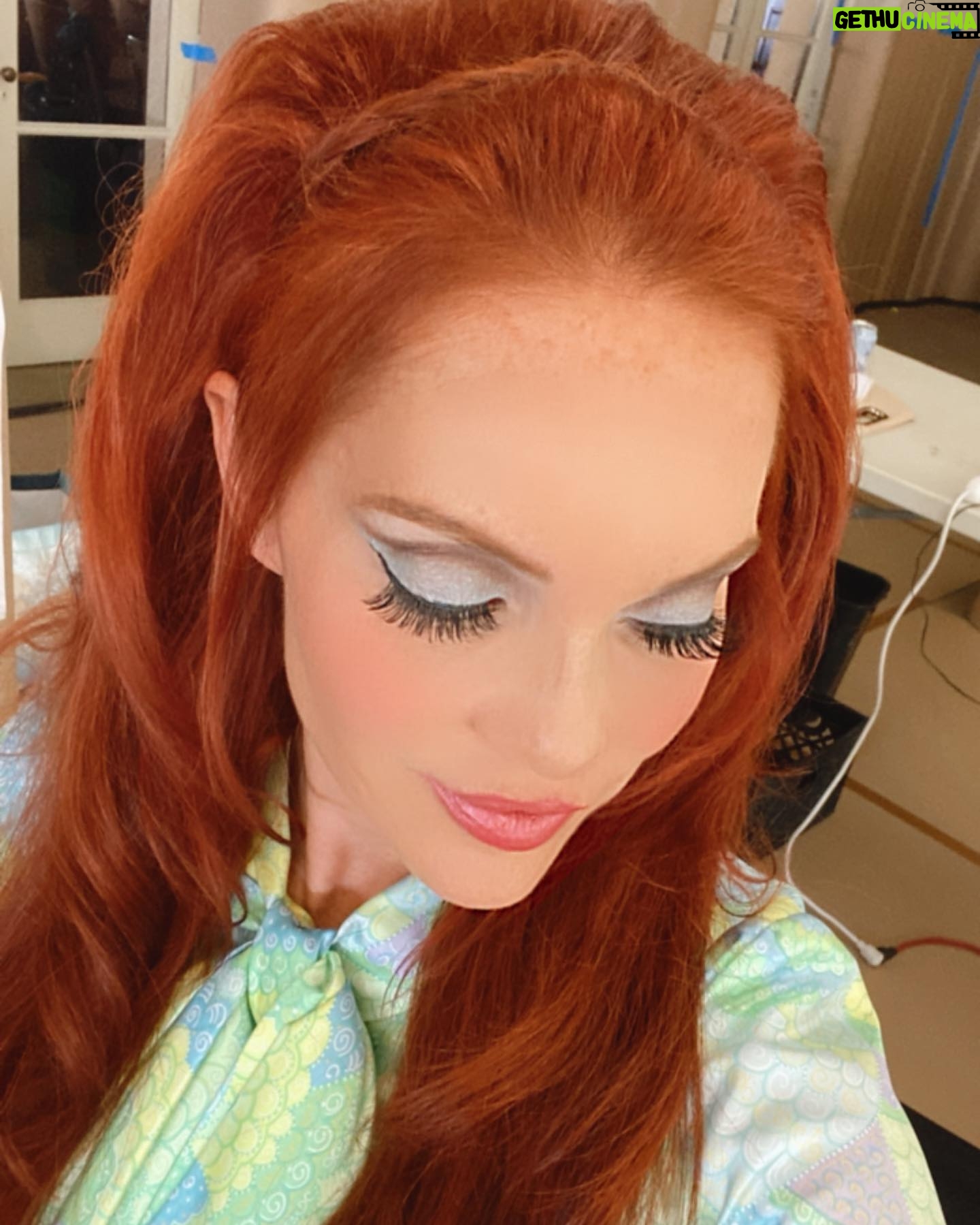Carmit Bachar - 1K Likes - Have you seen #palmroyale on @appletv
It’ll be your new fave show!
This was a fun, quick one day shoot/cameo moment with some long time friends and such a fab day back in Oct 2022! #palmroyale
Thanks @brooke_lipton for hitting me up😘 & I got to see @ricky_martin on set in this glorious role he killed! 🥹🥰