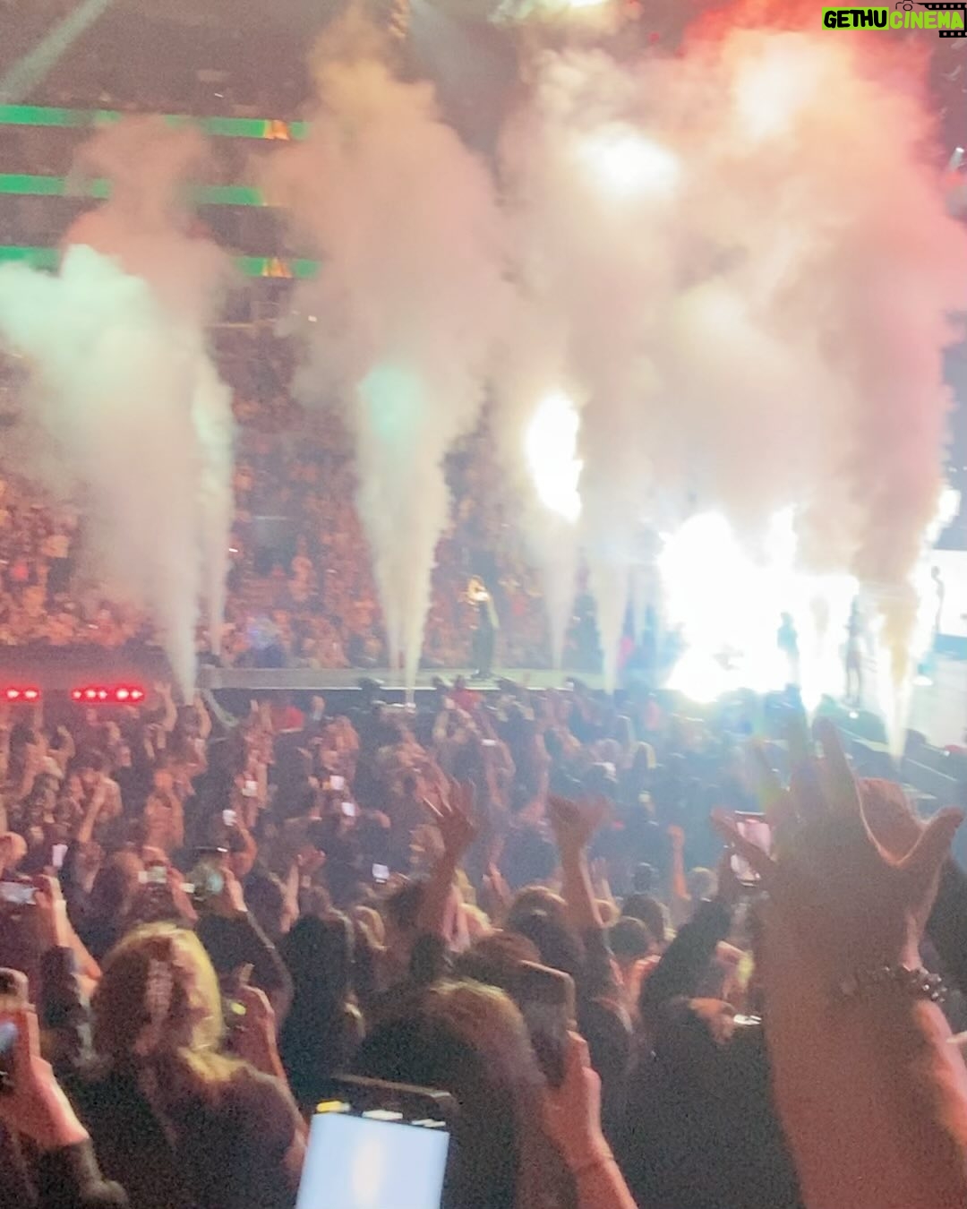 Carmit Bachar - 2.4K Likes - @ricky_martin You are one of one!
My heart is so full of joy watching you SHINE so brightβ¨ The show was incredible & you are magic! It was amazing to reunite with so many old friends still the same beautiful energyπ The βFamilyβ is real ππΌ
Almost 30 years later, not to mention you look and sound insane! I love you beyondπ
Was Livin La Vida Loca w/my boo @chonique who choreo with @lisetteslife & shout out to all the other choreographers & dancers who killed it up there!! Dale! @jlvn1161 πΈ @leandrovco
