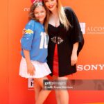 Carmit Bachar Instagram - This Pussycat had a blast with my kitten @kealarose_ 🧡@garfieldmovie @sonypictures @prattprattpratt #garfieldmovie #orangecarpet Ty @michelangelo 😘 @gettyimages