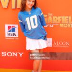 Carmit Bachar Instagram - This Pussycat had a blast with my kitten @kealarose_ 🧡@garfieldmovie @sonypictures @prattprattpratt #garfieldmovie #orangecarpet Ty @michelangelo 😘 @gettyimages