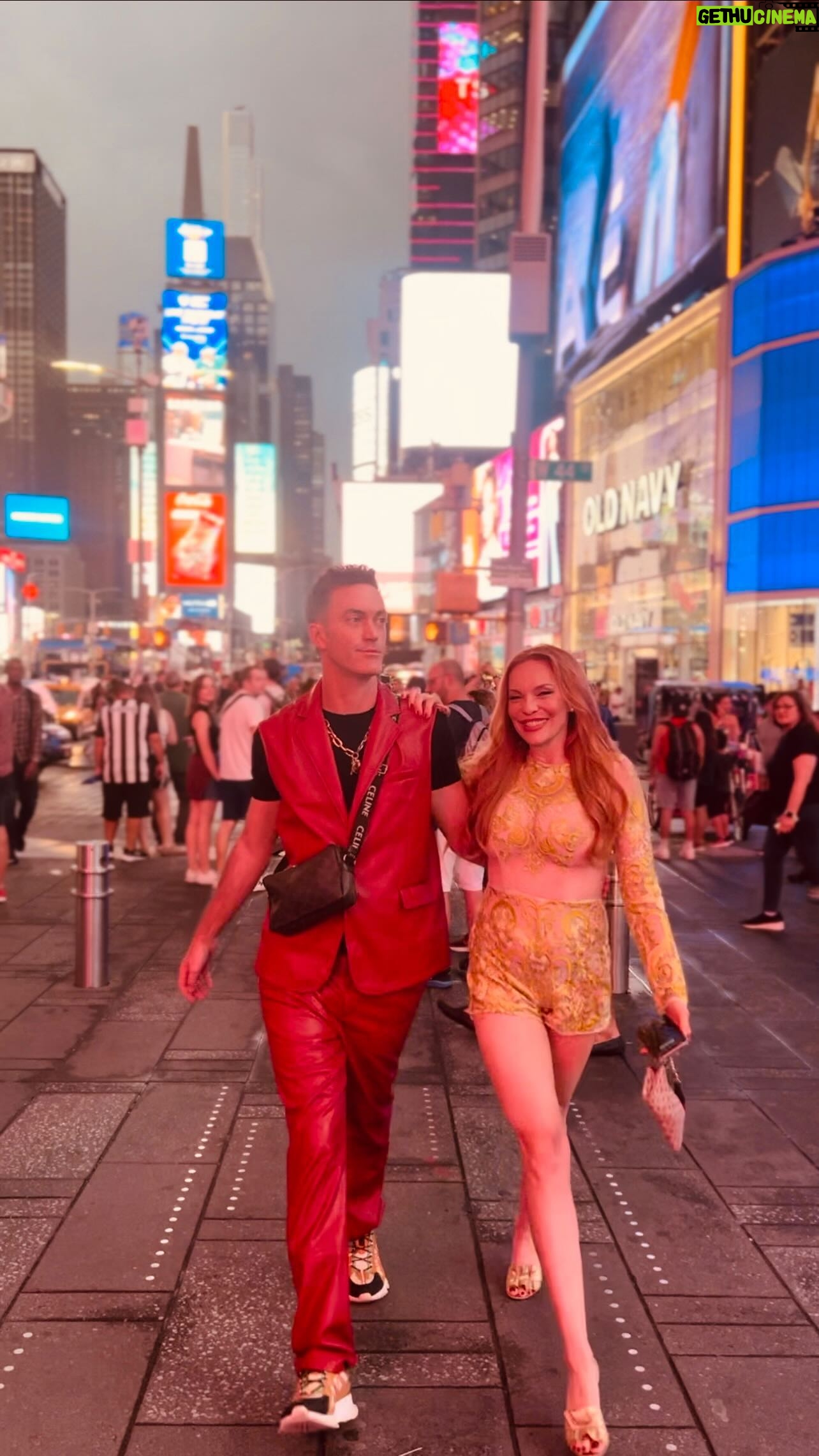 Carmit Bachar - 1.4K Likes - We βMurderedβ those streets and made them our dancefloor in September at #nyfw and ready to do it all again this February (though my girl @therealcarmit will be on that workflow this time in LA).
Iβm excited to have @elizabethwoods & @tarabeier join me in this seasons festivities along with a few promo surprises along the way - expect the unexpected.
Just you wait these winter looks Iβm curating - they are gonna blow your mind. Oh and Iβll be shooting my next cover for @luxclubmag and announcing my guests for the first episodes of @gettothepointthepodcast β¦ so excited. πΈ π₯
Whoβs coming? See yaβll π!
#NewYorkFashionWeek #murderonthedancefloor #sophieellisbextor