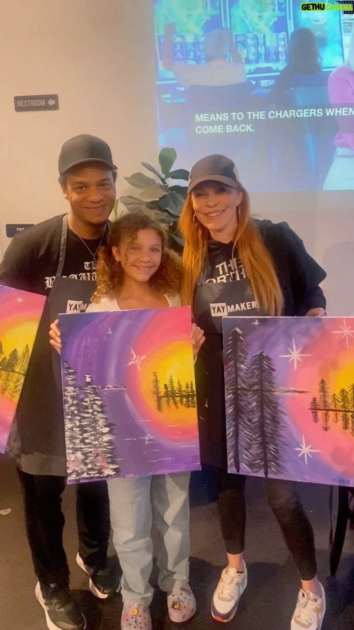 Carmit Bachar Instagram - Have you ever tried @paintwithtila ?! We loved it 🎨👩🎨 @kealarose_ @kevbwhitaker We are all artists!! #paintnite