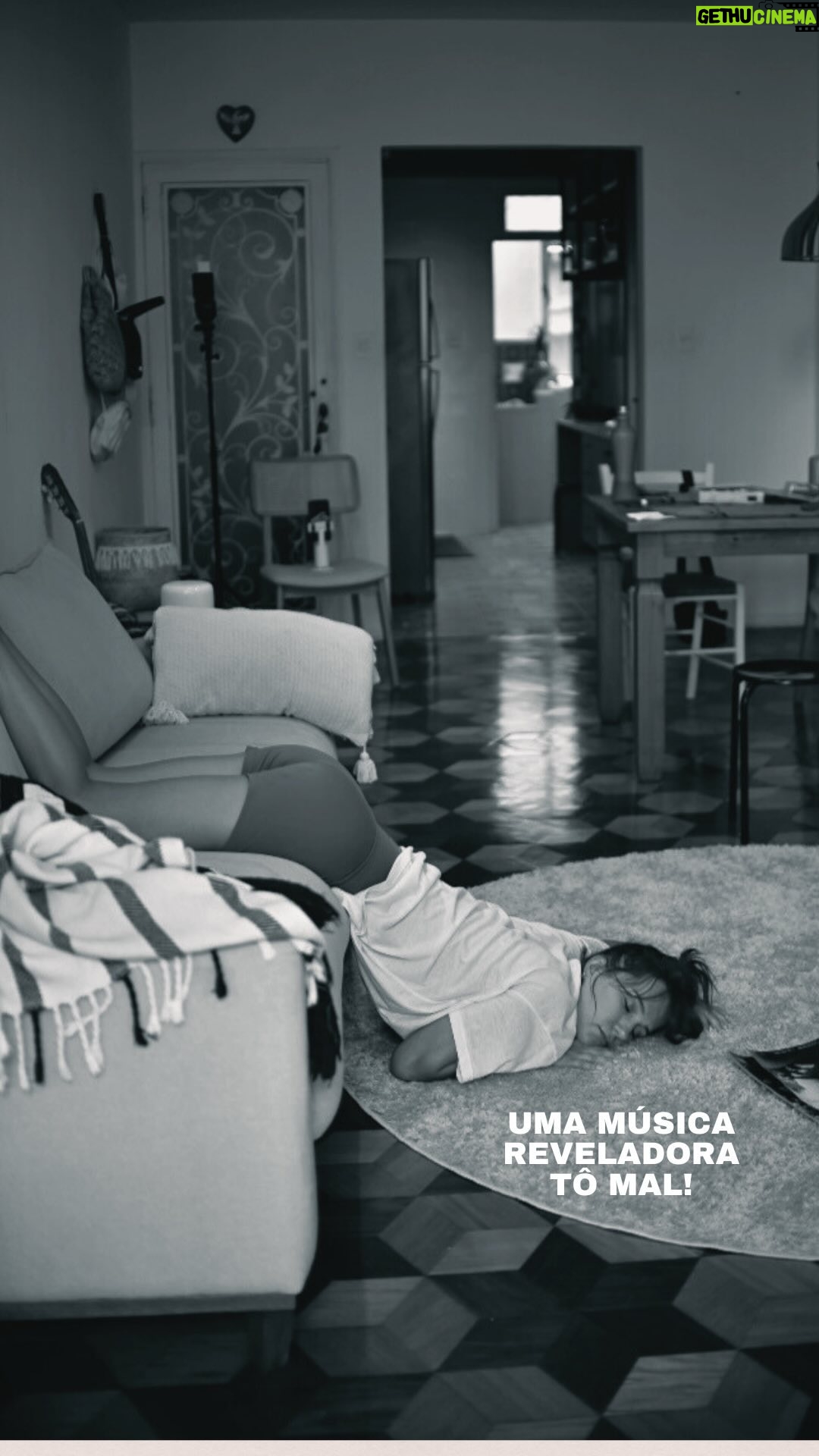 Carol Garcia - 3 Likes - Como eu nunca tinha percebido que essa música TRADUZ um montão da nossa vida se relacionando com H ?
Realmente está tudo na arte, nas músicas, nos livros, nos desenhos infantis. Está tudo lá, mulheres.
Minha sala ficou suja pois parei de varrer para ter reações:
- reação 1: música chata
- reação 2: epa!
- reação 3: eita porra.
- reação 4: pera ai, eu conheço esse cara
- reação 5: CARAL#ou que loucura, é ele!
- reação 6: kkkkkkkkkkkk
- reação 7: poha, musicão.
- reação 8: chocada, Serena, vc ouviu isso?
- reação 9: 💅🏼💆♀️
.
#artescenicas #escritorasbrasileiras #literaturabrasileira #escritoras #musicabrasileira #literatura #atrizbrasileira #livros
SEO: me conecte à mulheres que gostam de literatura, pessoas que pesquisam sobre o amor, pessoas que gostam de psicanálise e filosofia, mulheres empreendedoras.