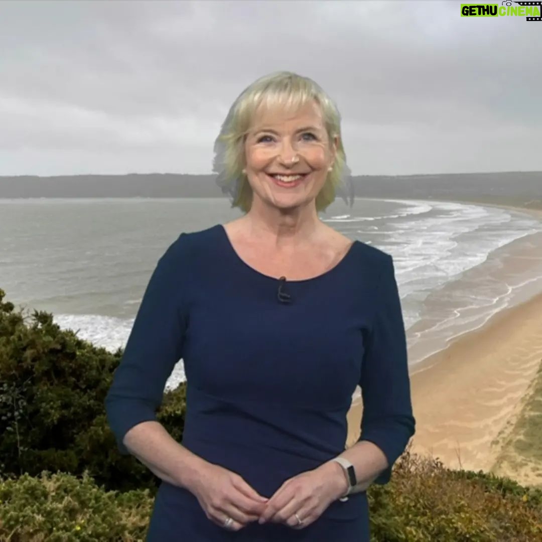 Carol Kirkwood - 2.2K Likes - Good morning. Hope you had a lovely weekend ❤️❤️xxx