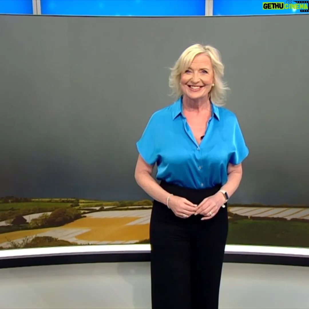 Carol Kirkwood - 1.9K Likes - Good morning ♥️♥️xxx